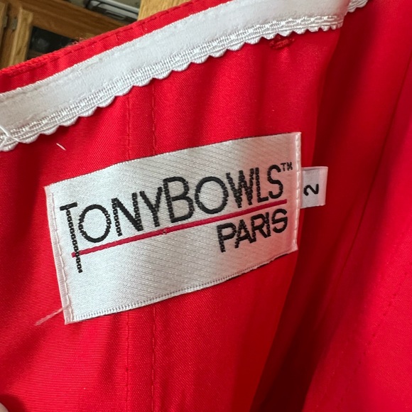 Tony Bowls Like New Beutiful Red Prom Dress, Size 2 - Picture 10 of 16